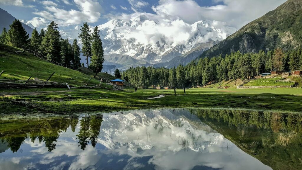 Escape the 9-5: Discover Pakistan’s Work-&-Wander Paradigm for Travellers in 2025 🏞️